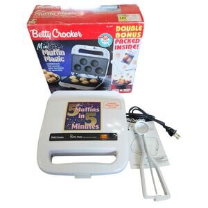 Betty Crocker Mini Muffin Magic BC-1959 with scoop & manual